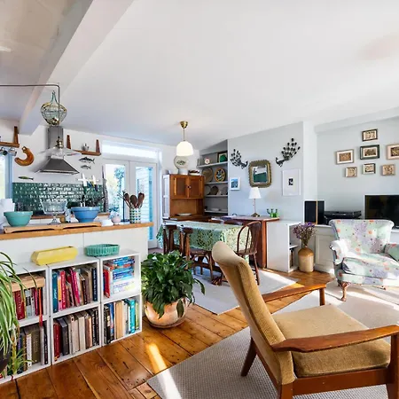 Sunny 3br With Backyard Near Drumcondra Train Station شقة دبلن