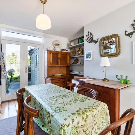 Sunny 3br With Backyard Near Drumcondra Train Station *