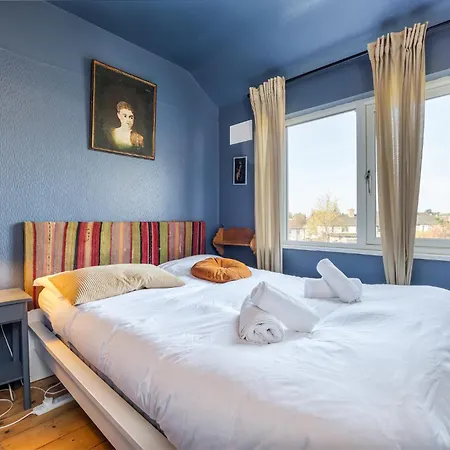 Sunny 3br With Backyard Near Drumcondra Train Station شقة دبلن